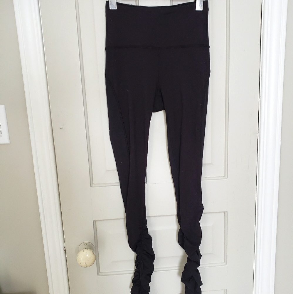 Lululemon black legwarmer leggings